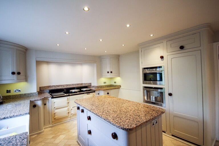 kitchen cabinet painters Bedfordshire
