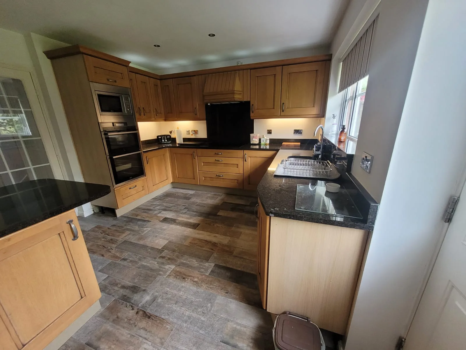 0d0c4a12 ccc6 4225 83c0 e0d943ddad37 1 | Hand painted kitchens and furniture