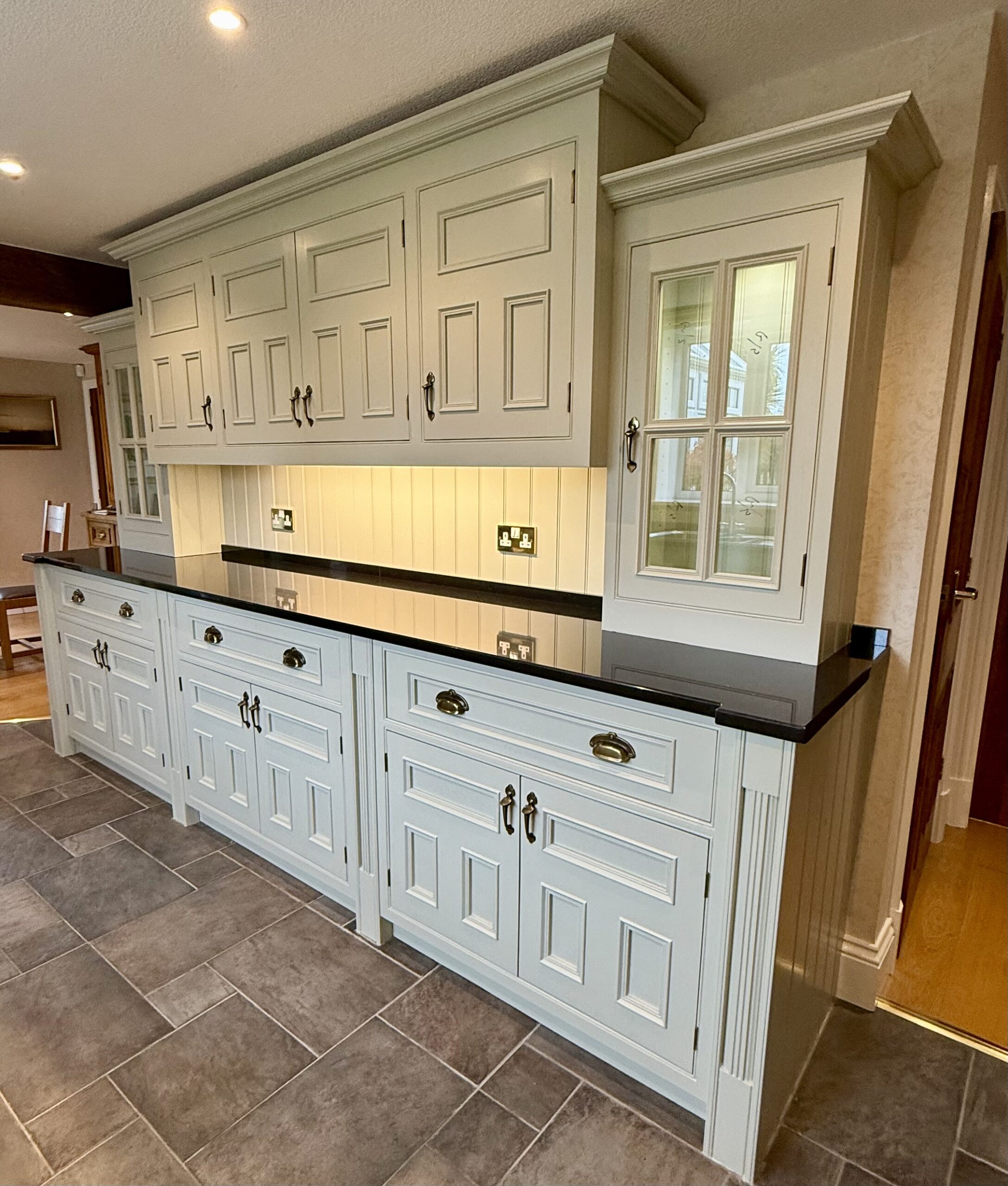 Kitchen painter Lea Town