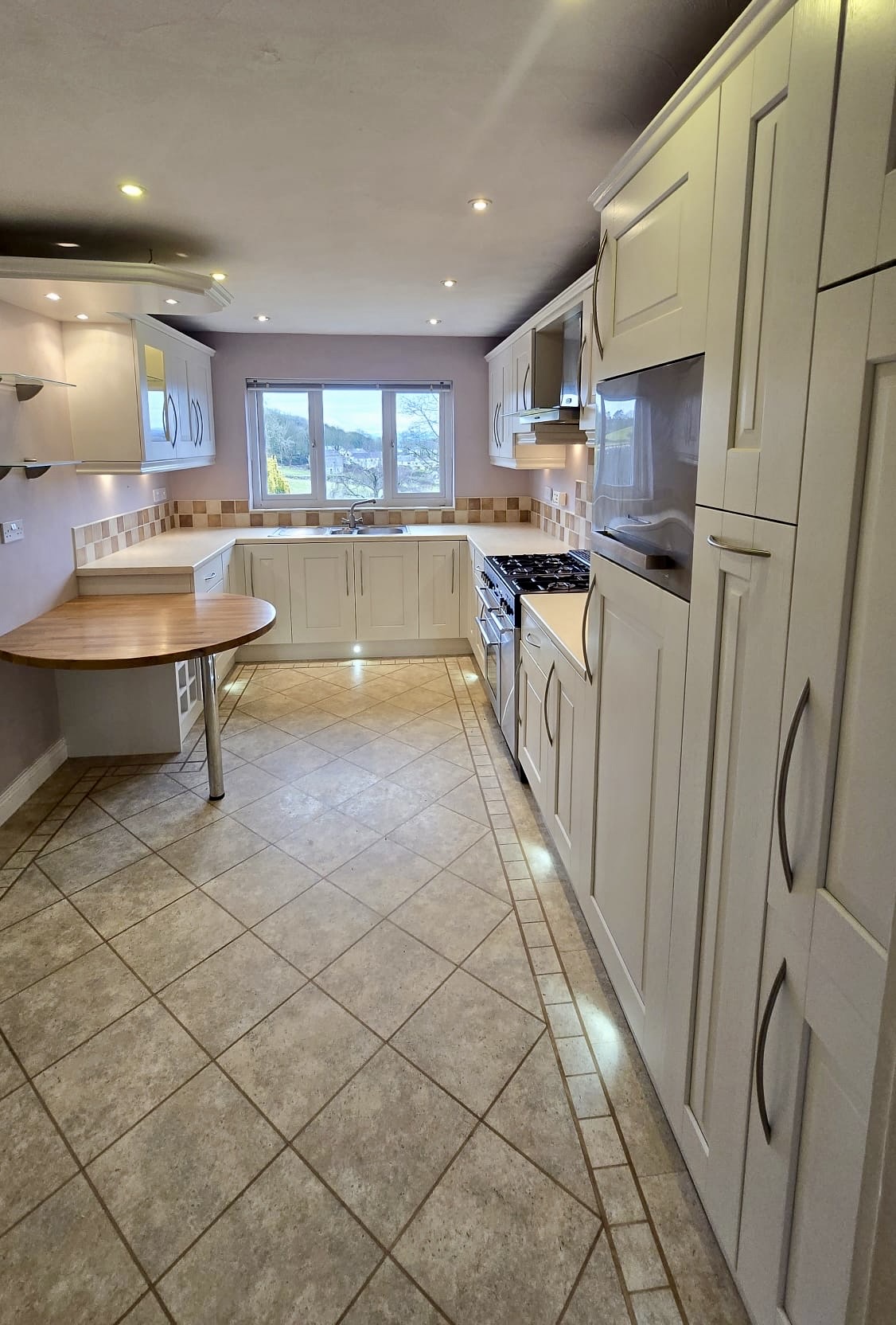 02cae333 e152 4a2e 8719 ba52a5f36651 1 | Hand painted kitchens and furniture