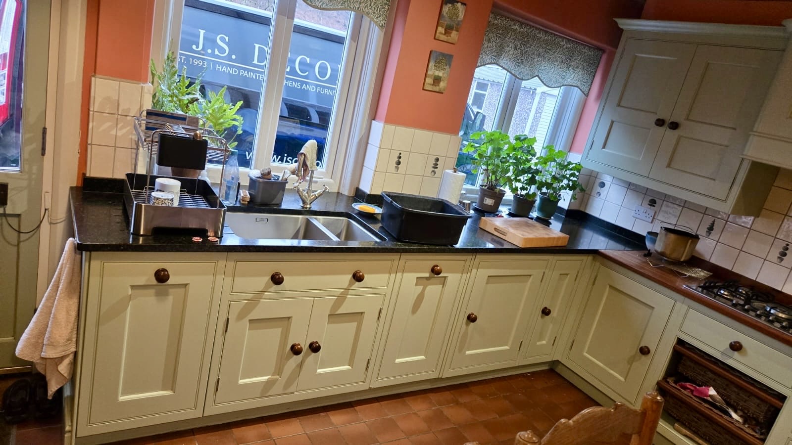 0c260311 7809 42aa 956f 5d21b46d75cd | Hand painted kitchens and furniture